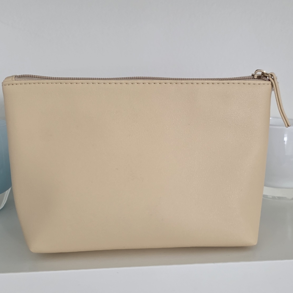 Bvlgari Beige Cosmetic Toiletry Bag BRAND NEW - Picture 7 of 7
